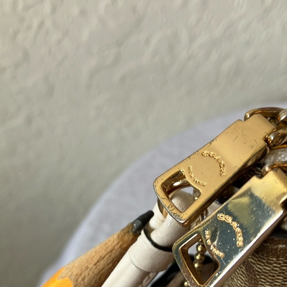 Coach: Signature Canvas Double Corner Zip Wristlet - Picture 15 of 16